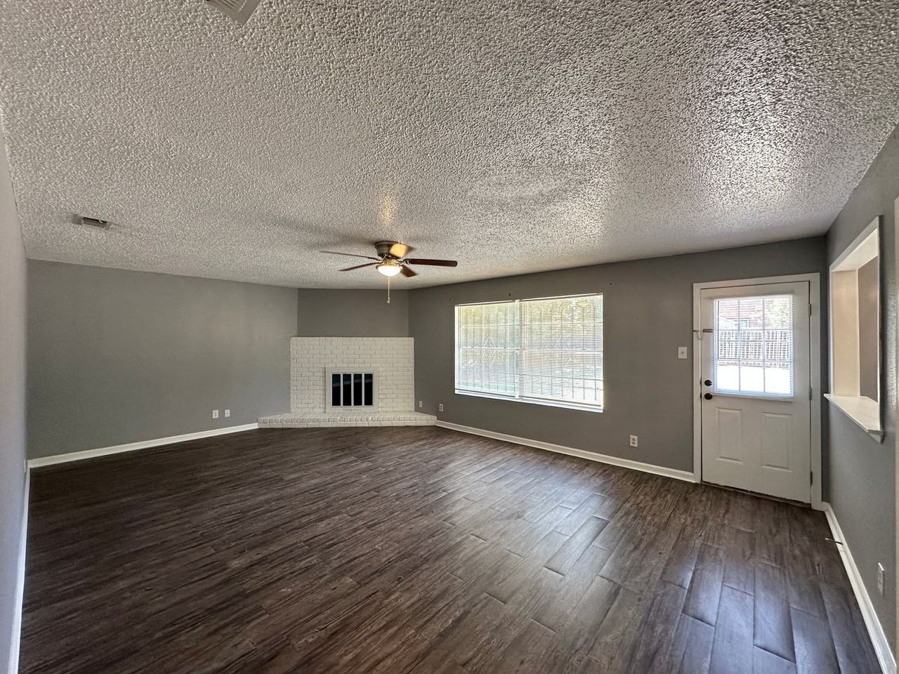 2101 Sherman Dr - Photo 2 of 39