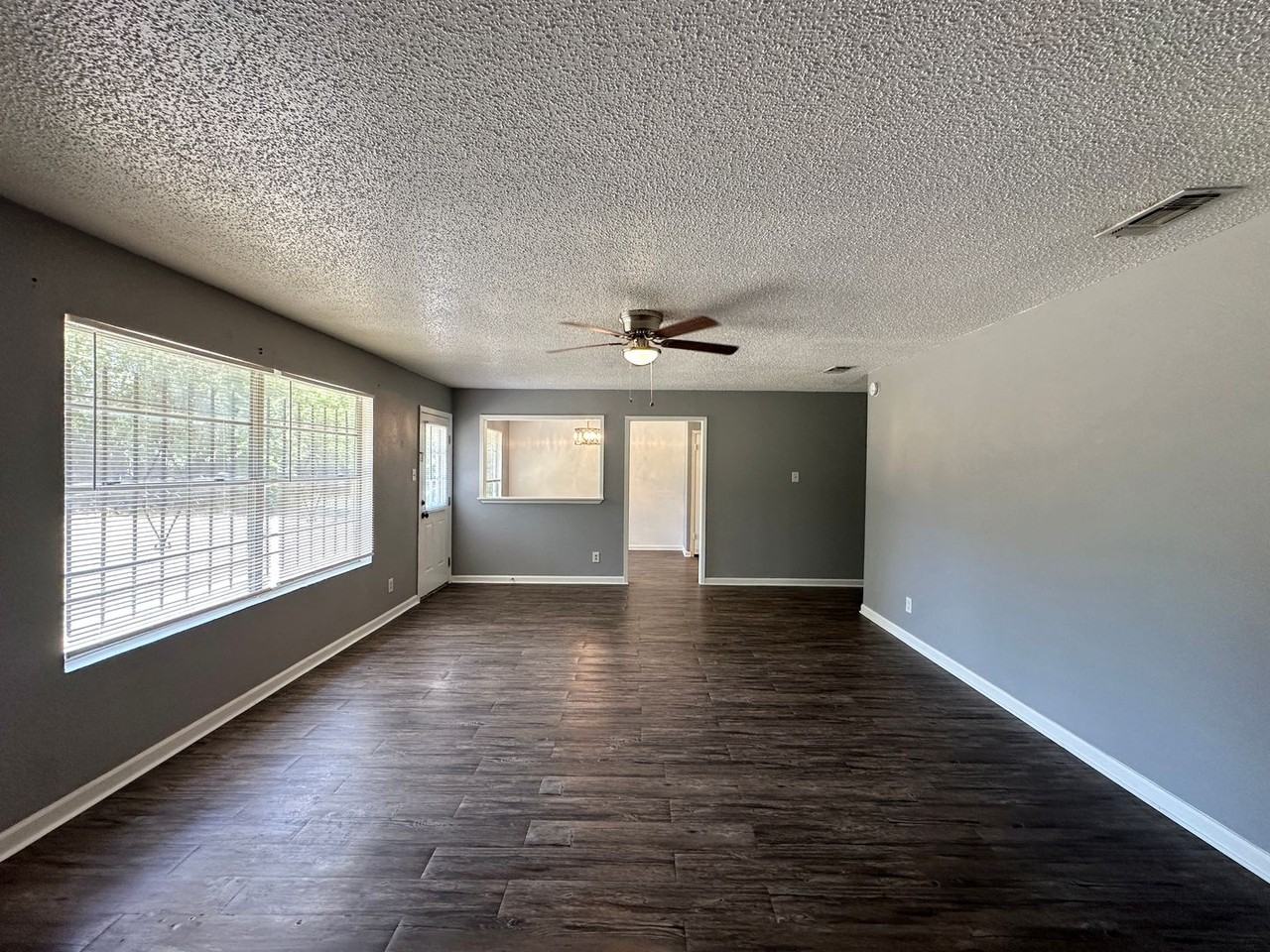 2101 Sherman Dr - Photo 5 of 39