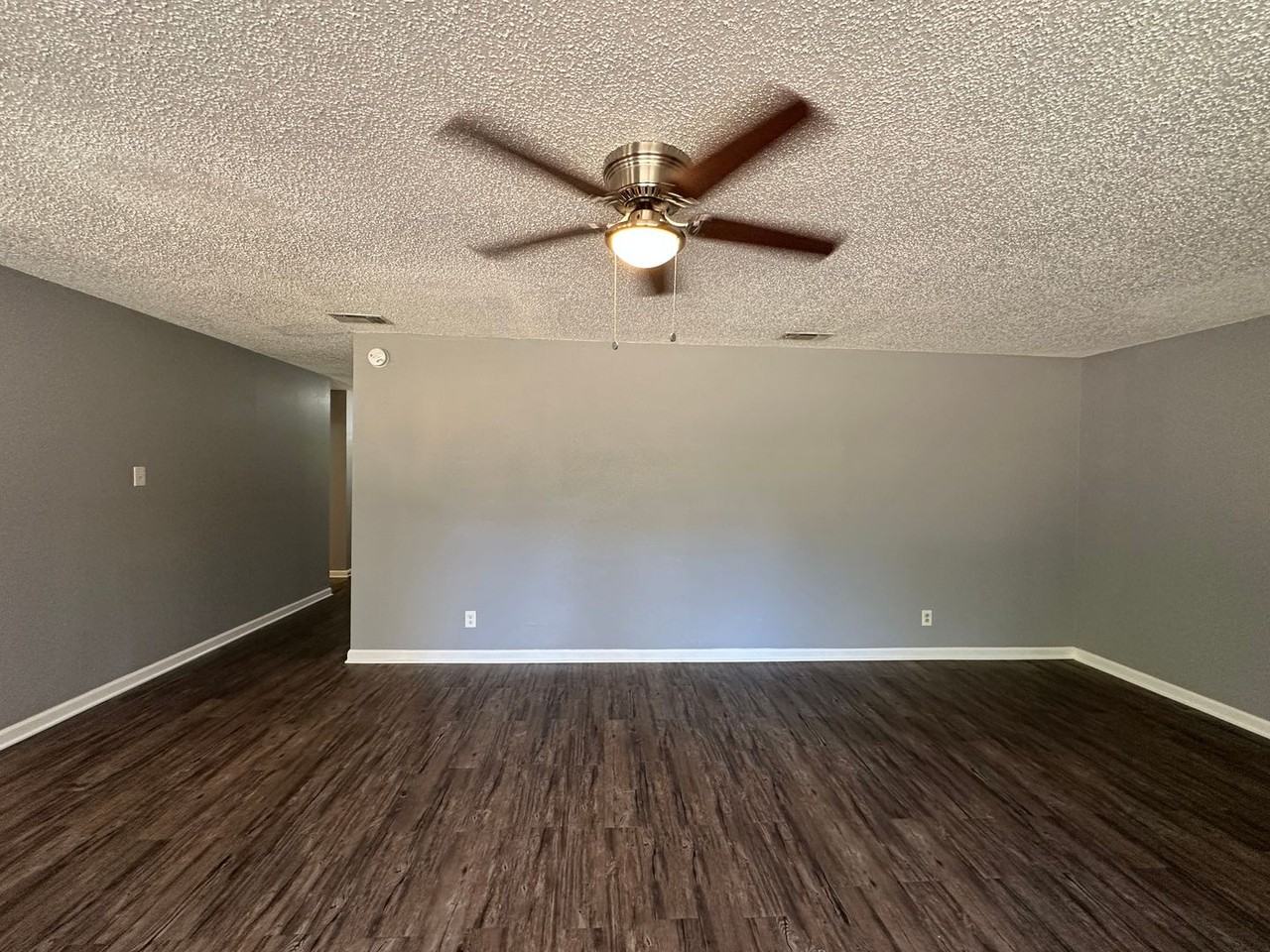 2101 Sherman Dr - Photo 6 of 39
