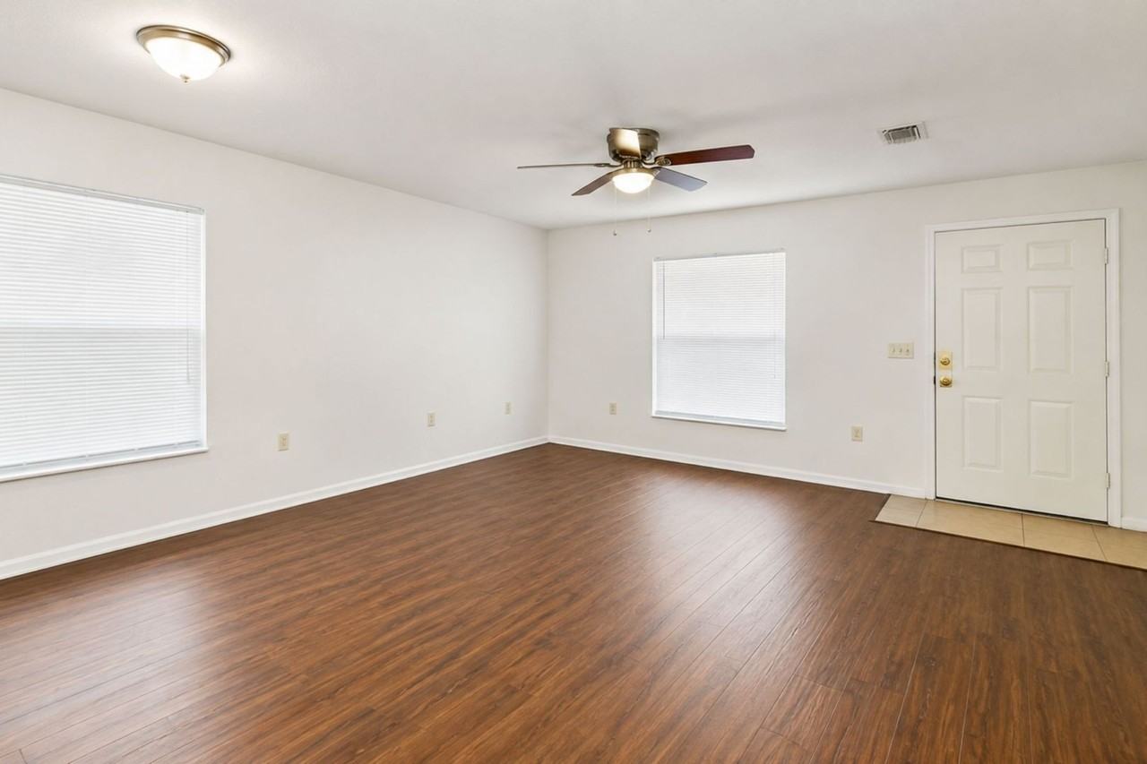 702 E Madison St - Photo 3 of 13