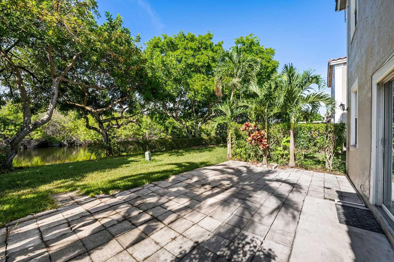10565 Nw 57th Ct #NA - Photo 6 of 30