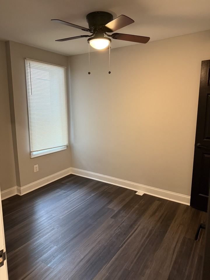716 East 23rd Street - Photo 6 of 15