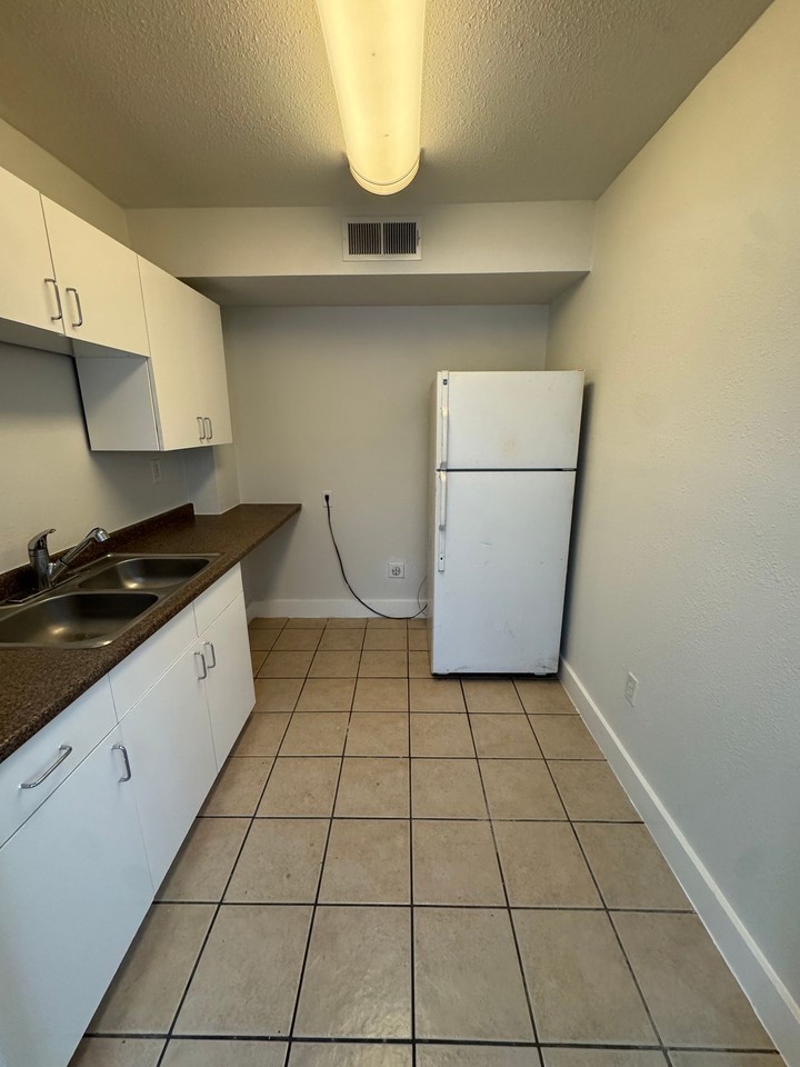 2305-2309 N Fitzhugh Ave - Photo 6 of 21