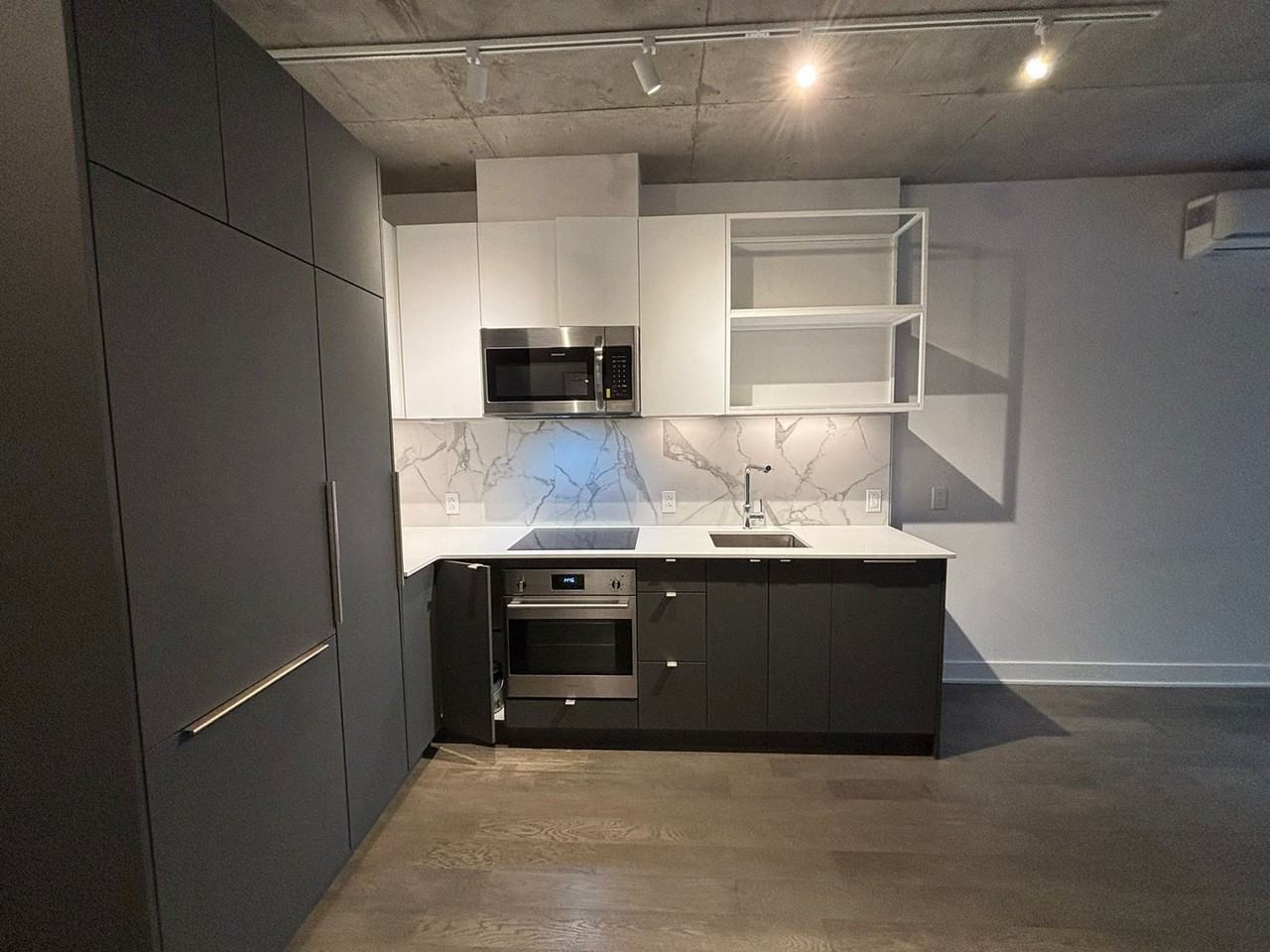 2180 Rue Sainte-Catherine E — photo 1