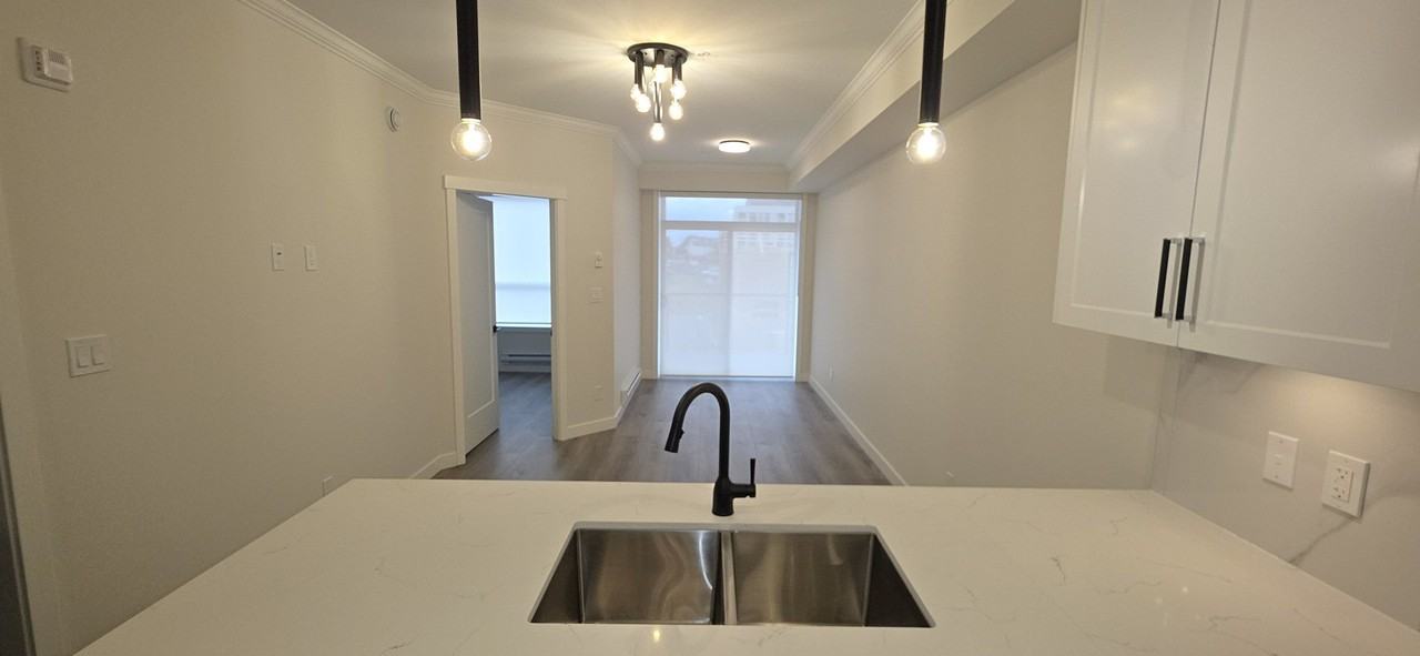 12143 223 St - Photo 2 of 20