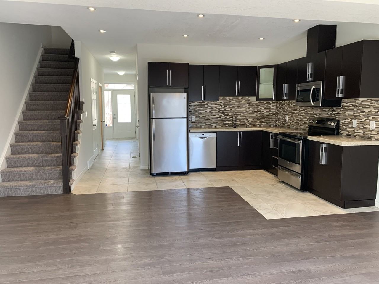 93 Gage Ave - Photo 4 of 19