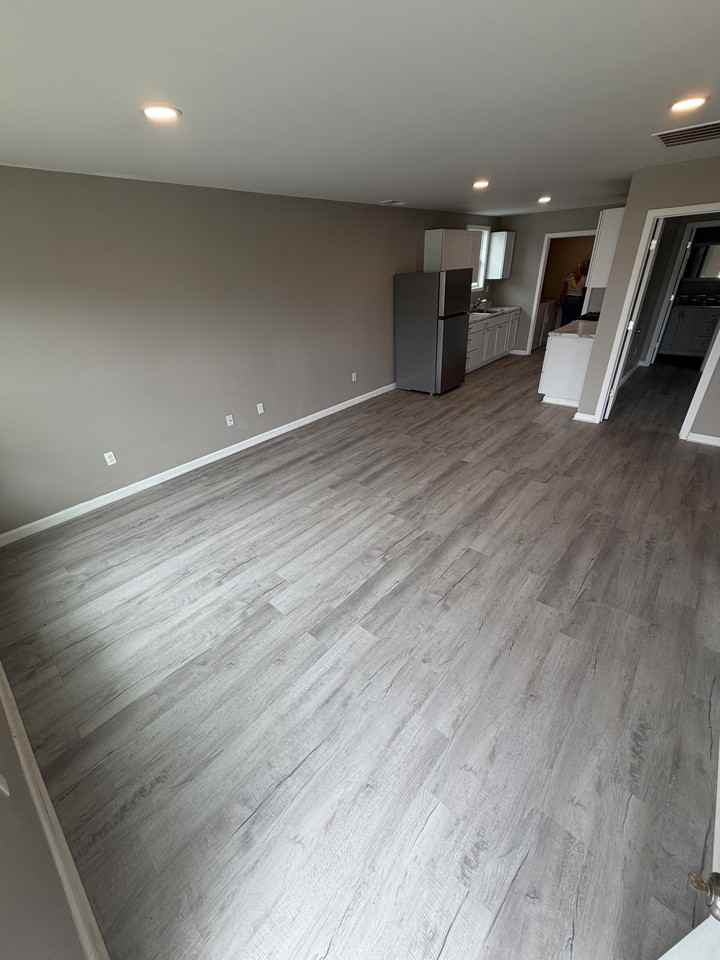 1404 Oakley St #1 - Photo 2 of 14