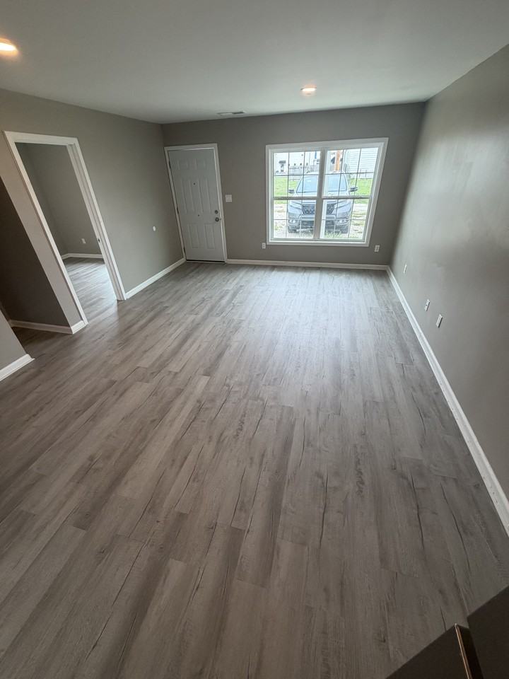 1404 Oakley St #1 - Photo 3 of 14