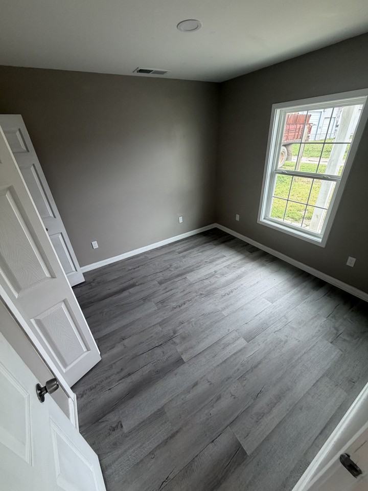 1404 Oakley St #1 - Photo 7 of 14