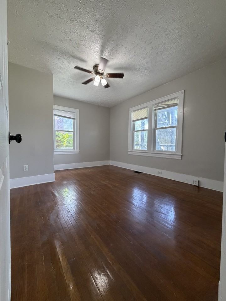 724 S 38th St #1 - Photo 2 of 10