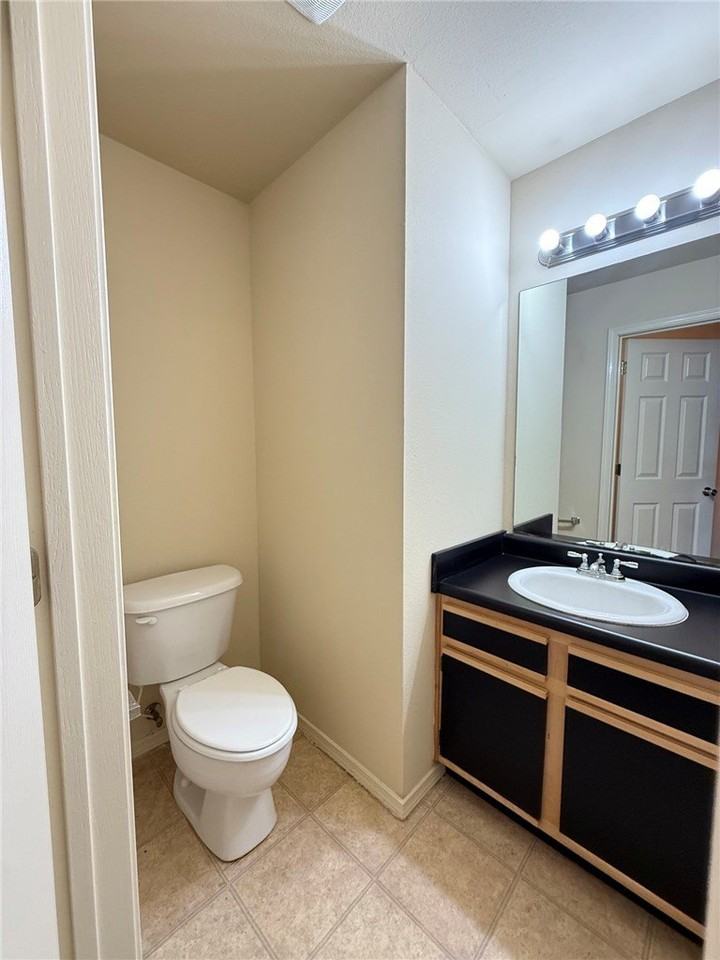 819 W Piedmont Pl #5 - Photo 5 of 13