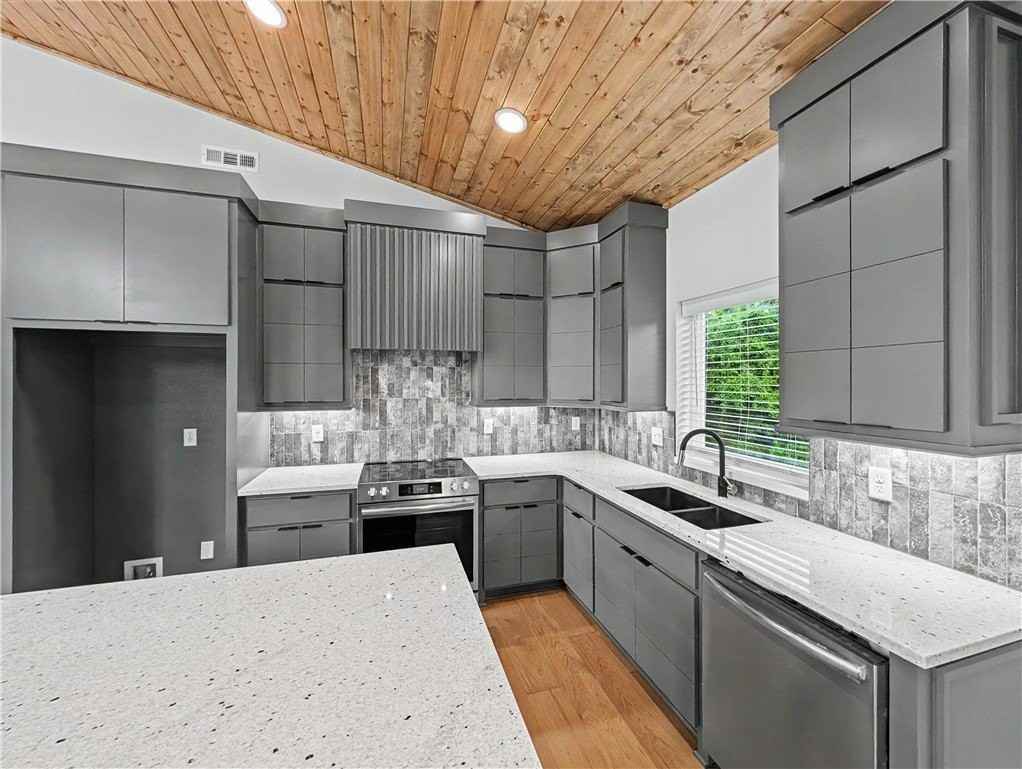 6 Francis Dr - Photo 3 of 38