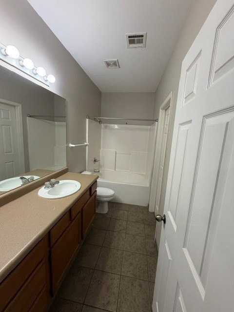 3012 Se J St #13 - Photo 6 of 10