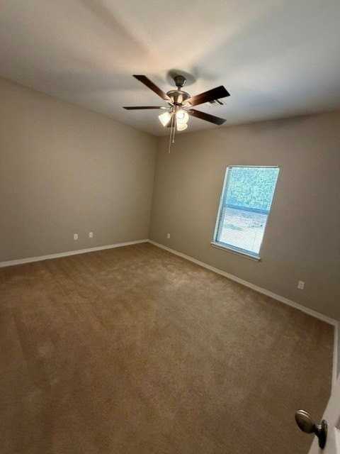 3012 Se J St #13 - Photo 7 of 10