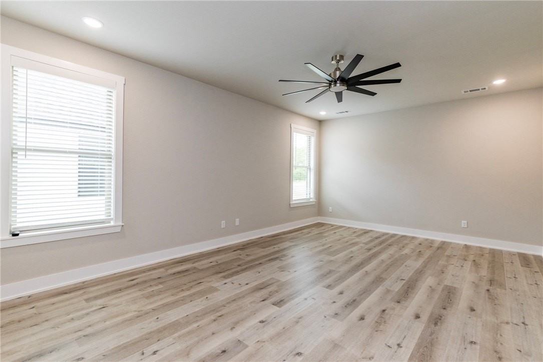 2105 N Chanae St - Photo 4 of 26