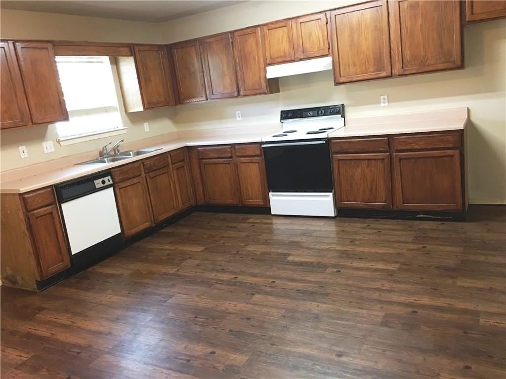 1 Holly Dr - Photo 3 of 8