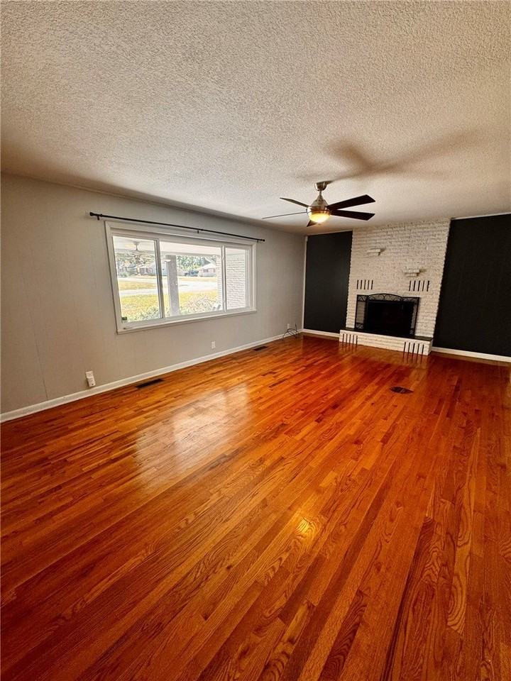 922 S 15th St - Photo 2 of 22