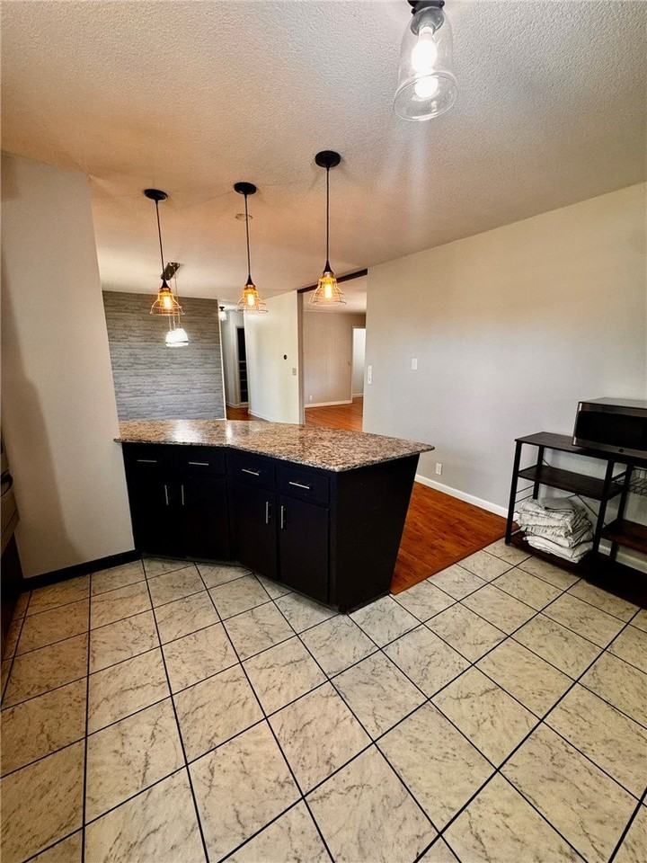 922 S 15th St - Photo 7 of 22