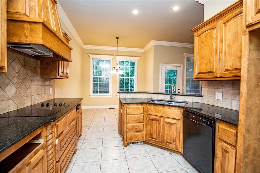 605 Tunbridge Dr - Photo 3 of 27