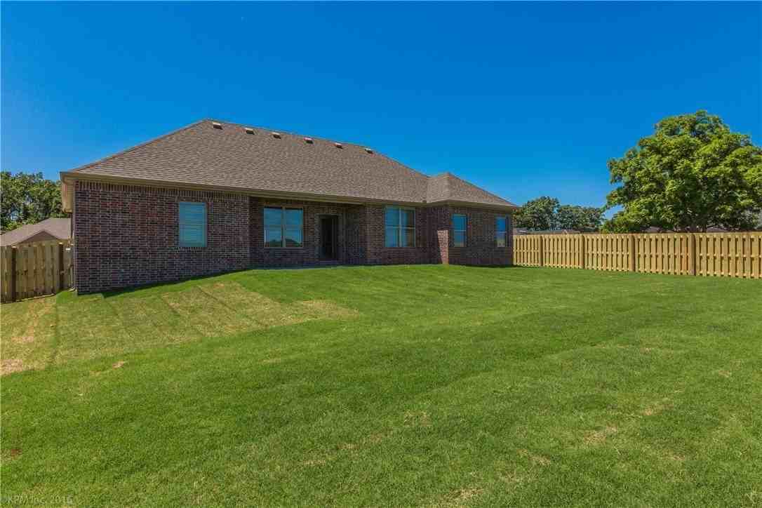 1620 Sweetbriar Way - Photo 4 of 22
