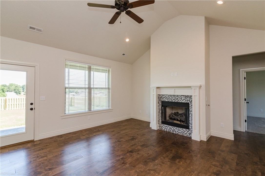 1620 Sweetbriar Way - Photo 5 of 22
