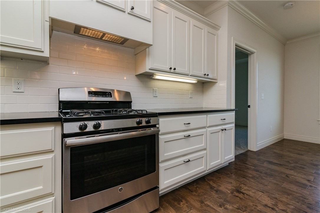 1620 Sweetbriar Way - Photo 6 of 22