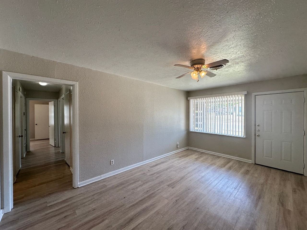 708 Jefferis Ave - Photo 4 of 31
