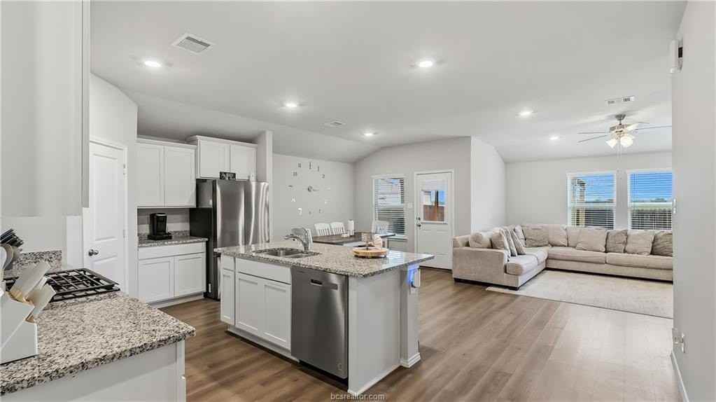 2506 River Way Dr - Photo 2 of 20