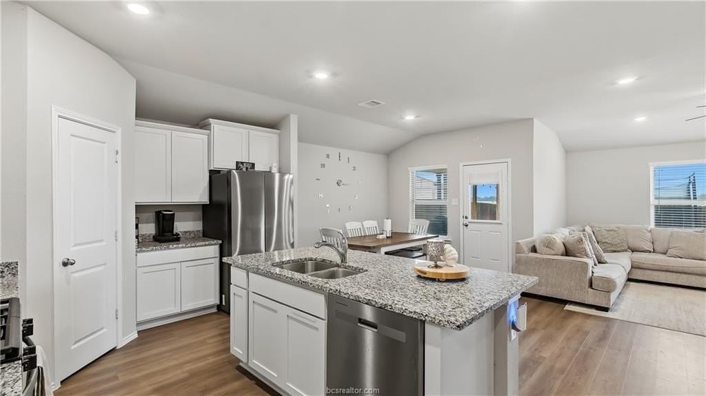 2506 River Way Dr - Photo 5 of 20