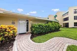 925 Palm View Dr Apt 111 - Photo 1 of 1