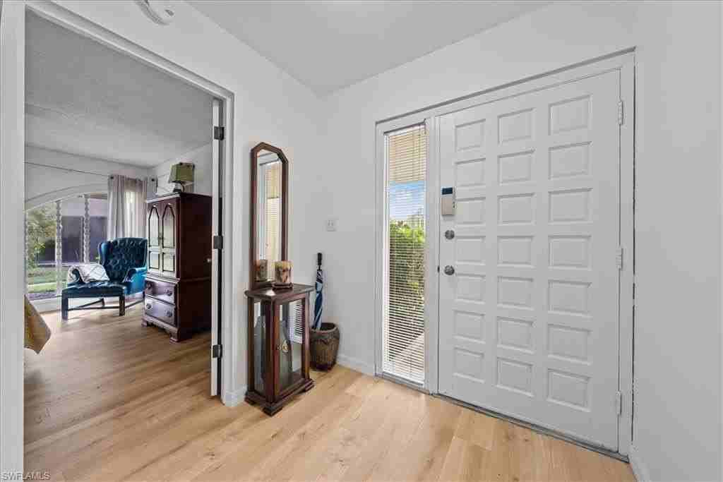 925 Palm View Dr Apt 111 - Photo 4 of 28