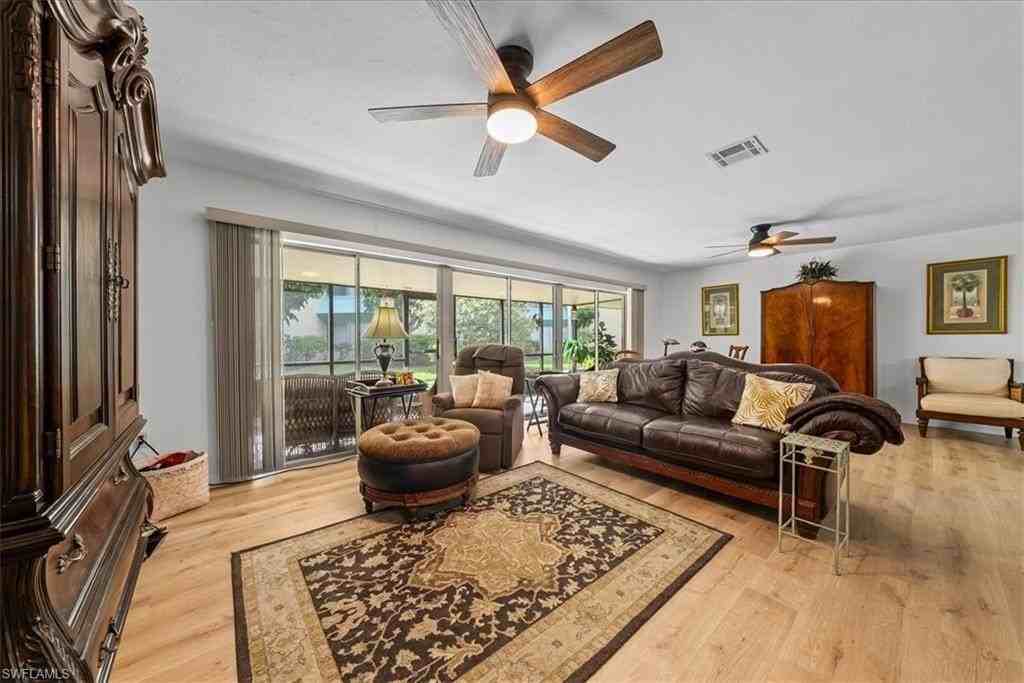925 Palm View Dr Apt 111 - Photo 5 of 28