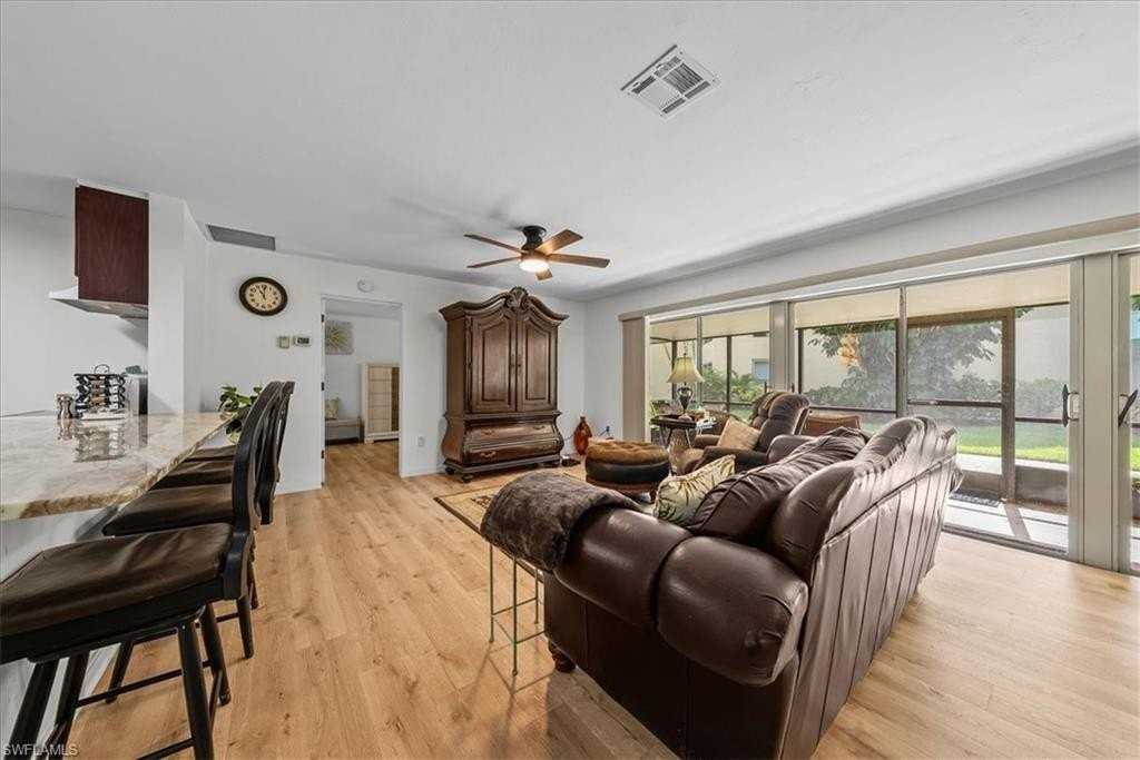 925 Palm View Dr Apt 111 - Photo 6 of 28