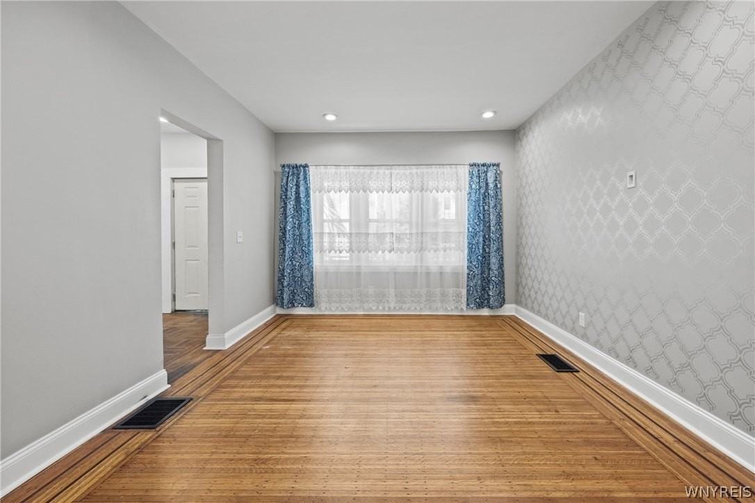 11 Baynes St - Photo 2 of 25
