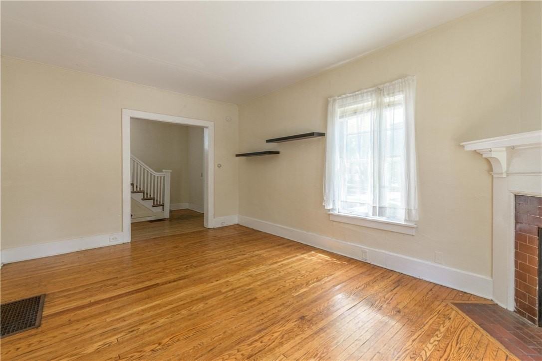 760 Harvard St - Photo 4 of 20