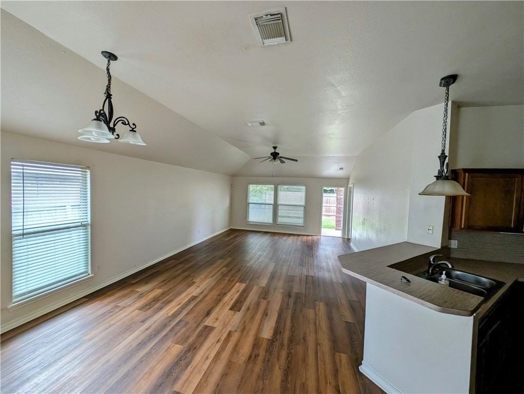 3910 Gibraltar Dr - Photo 3 of 15