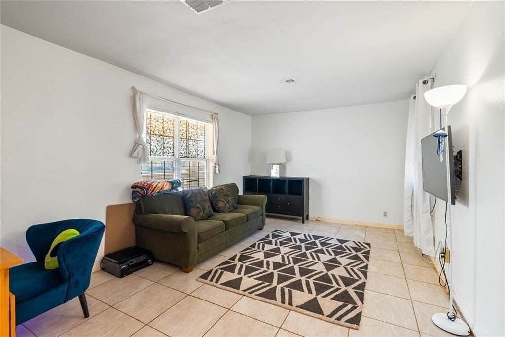 626 Caddo St - Photo 5 of 28