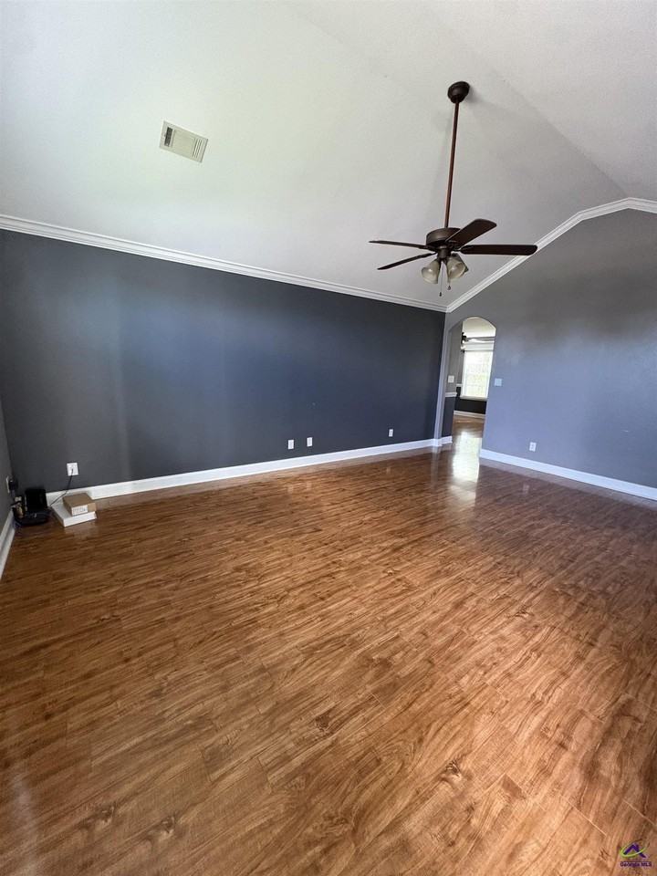 107 Madison Walk - Photo 4 of 14