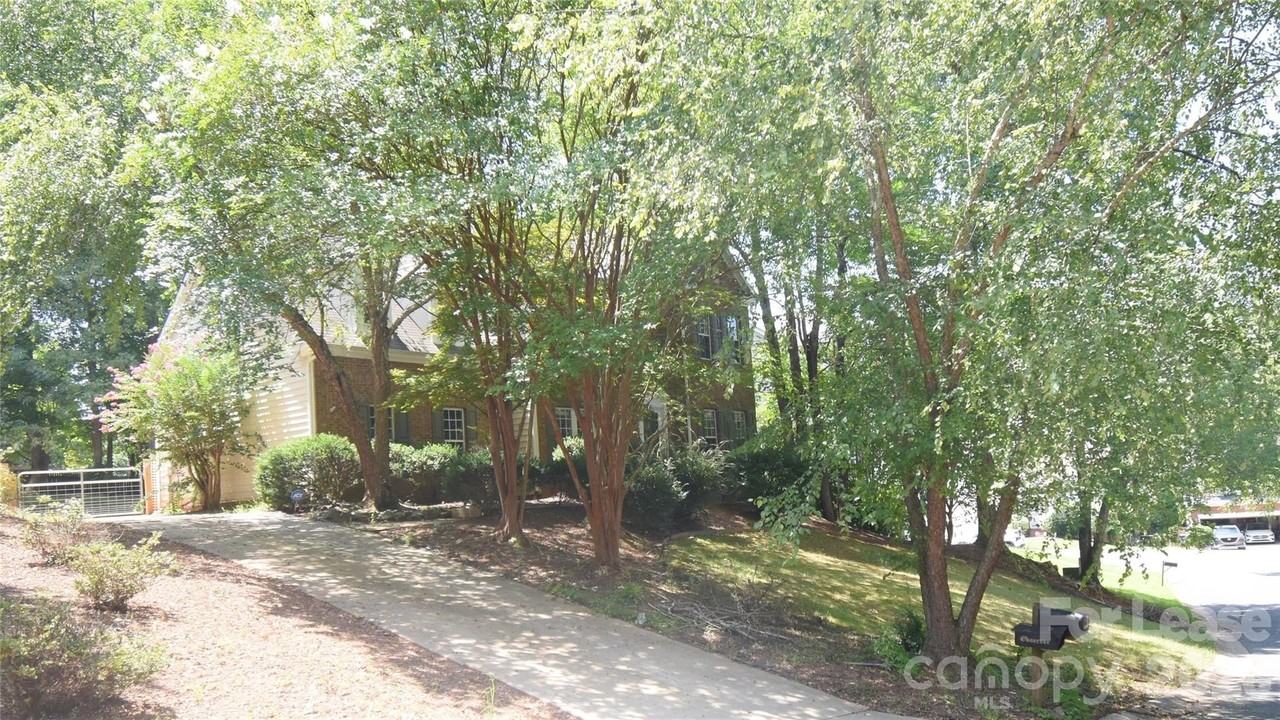 3704 Wind Ridge Pl - Photo 2 of 32