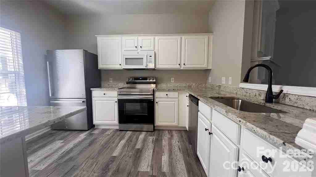 3261 Mannington Dr - Photo 5 of 12