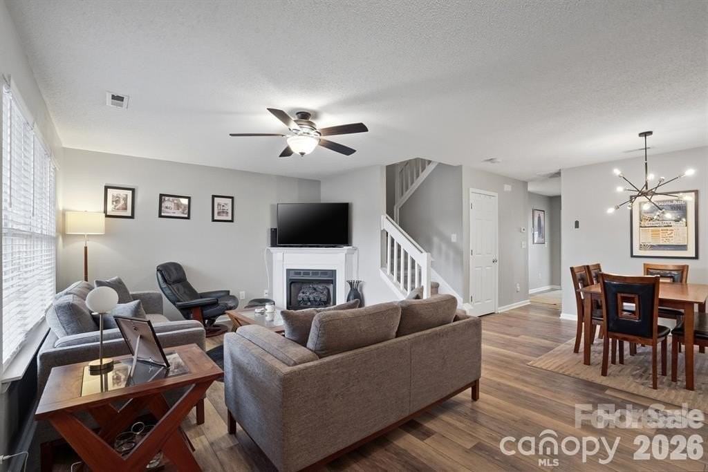 12350 Hennigan Place Ln - Photo 2 of 15