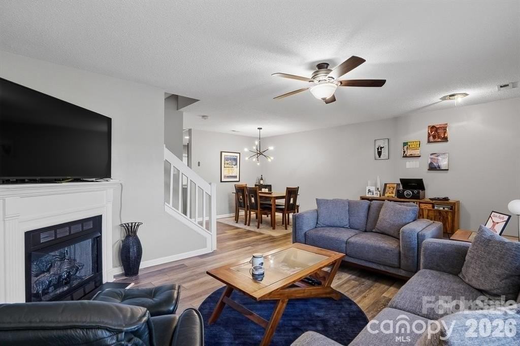 12350 Hennigan Place Ln - Photo 3 of 15