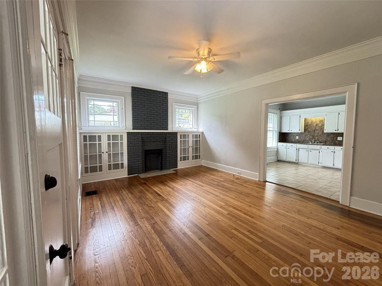 629 N Cedar St - Photo 2 of 16