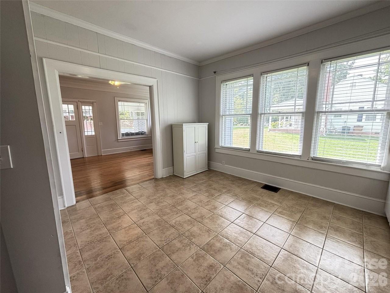 629 N Cedar St - Photo 6 of 16