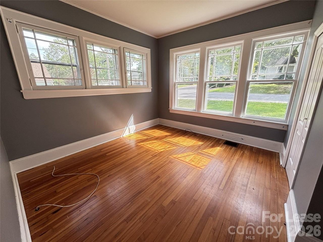 629 N Cedar St - Photo 7 of 16