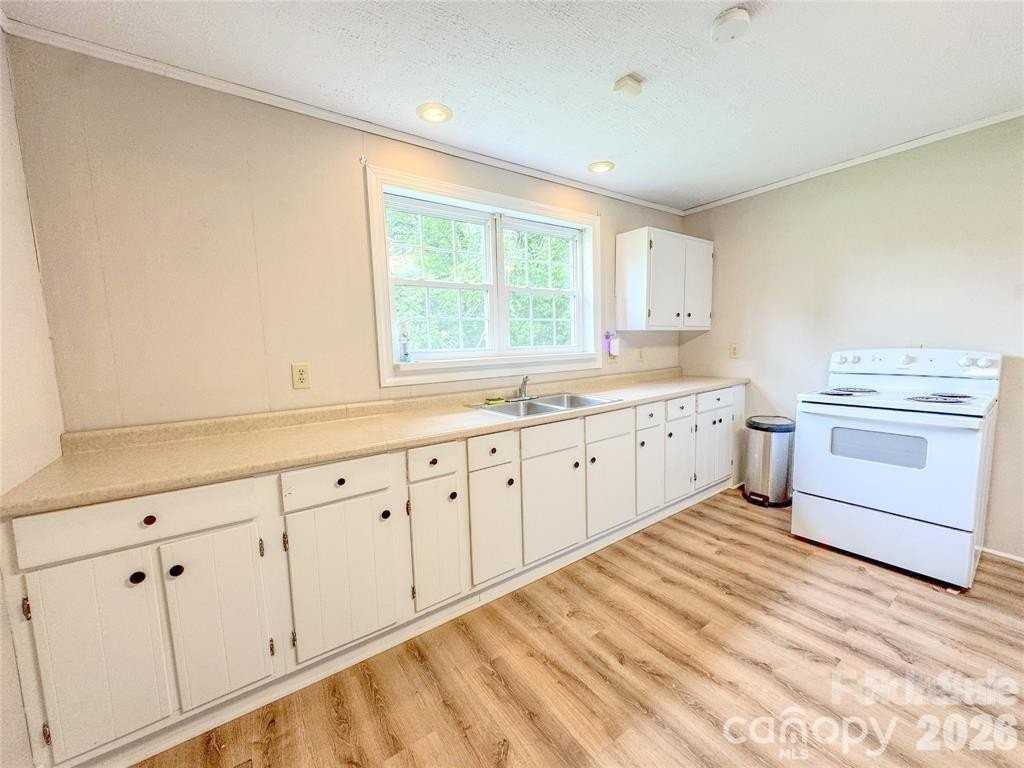 818 Grier St - Photo 7 of 13