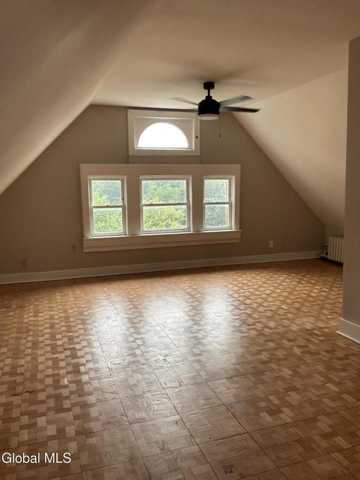 137 Broad St #3 - Photo 5 of 15