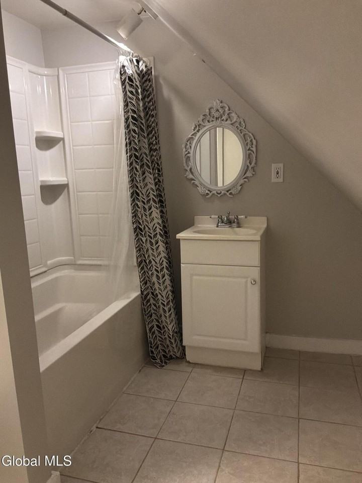 137 Broad St #3 - Photo 6 of 15