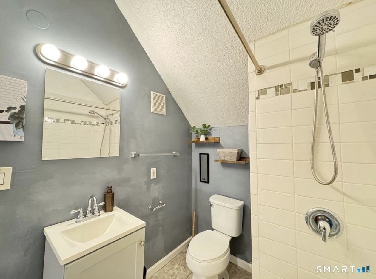 21 Pond Lily Ave #3 - Photo 6 of 11