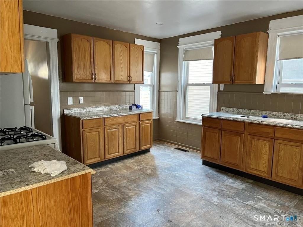 265 Bunnell St #1 - Photo 2 of 9